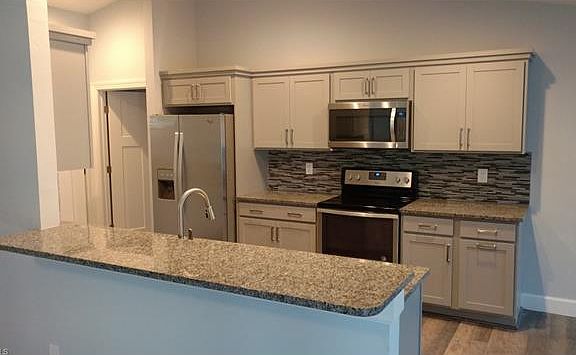 5th image of 3113 42nd St W