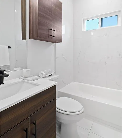 501 Coves Ln #2 — Photo 8