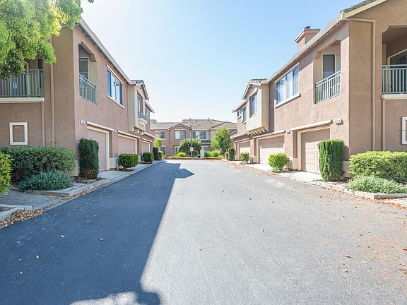 3rd image of 3674 Jasmine Cir