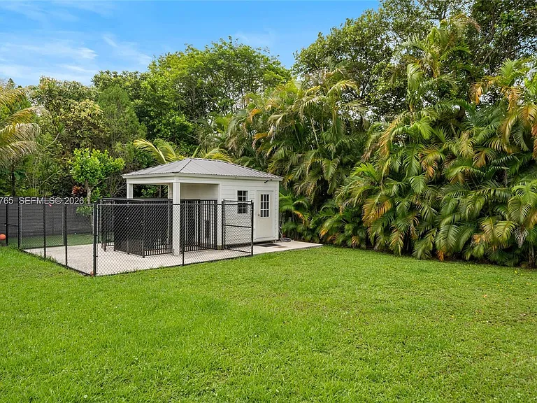 8535 SW 100th Ave — Photo 35