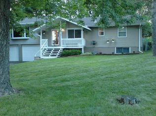 6968 35th St N, Oakdale, MN 55128