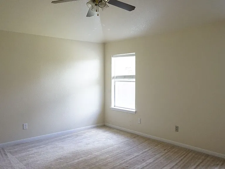 5404 Hunters Ridge Trl — Photo 11