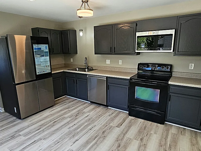 612 Queens Creek Rd — Photo 4