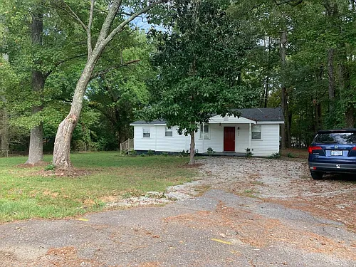 204 Burt St Photo 1