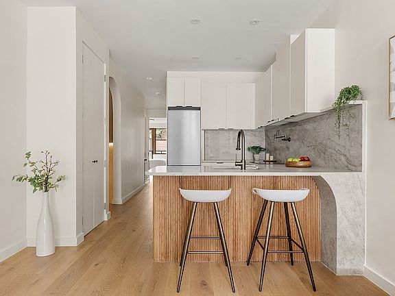 2nd image of 598 Sterling Pl Unit 1