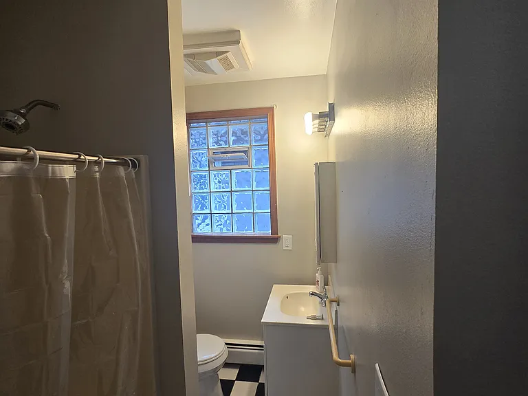 1953 Falls St #3 — Photo 6