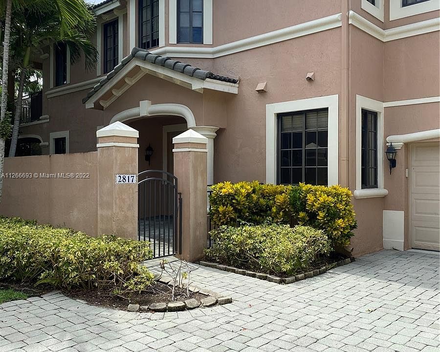 1st image of 2817 Center Court Dr
