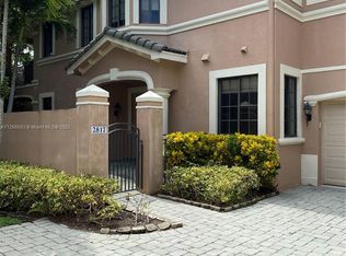 2817 Center Court Dr, Weston, FL 33332