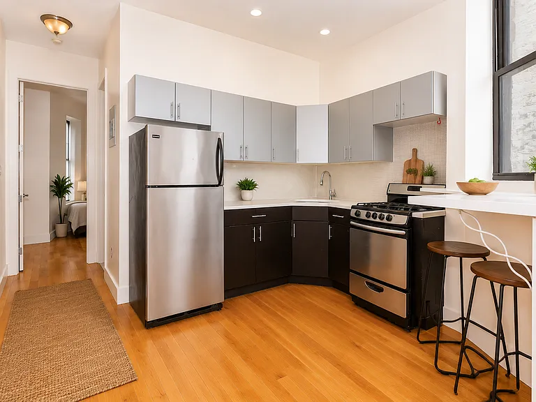 677 Quincy St #2R — Photo 1