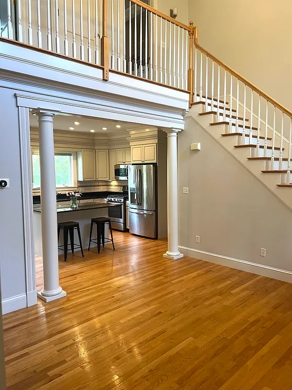 2 bed, 3.0 bath, 2000 sqft, $3,900 — Photo 3
