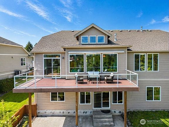 4th image of 9629 183 Ave E