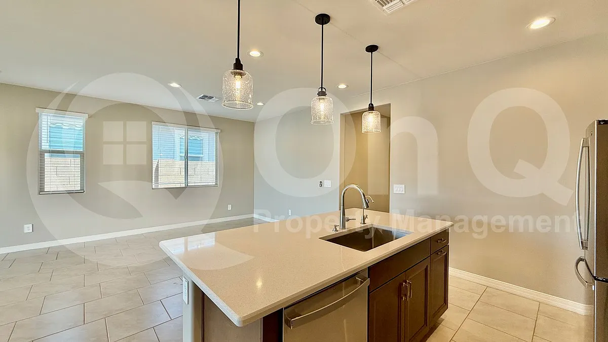 4 bed, 3.0 bath, 1878 sqft, $2,250 — Photo 4