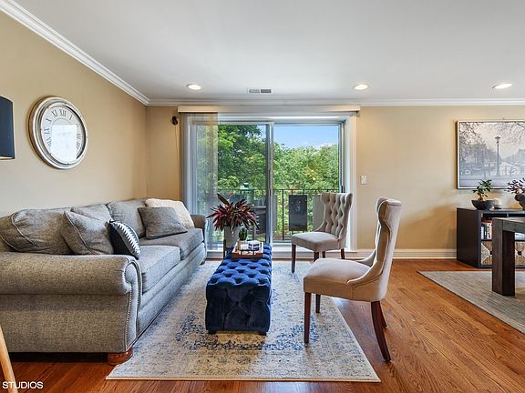 4th image of 5005 Enfield Ave APT 301