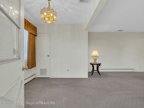 4th image of 32A Mallard Street #A