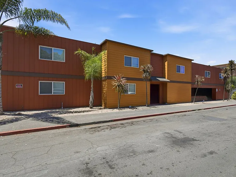 1841 Salem Avenue — Photo 2