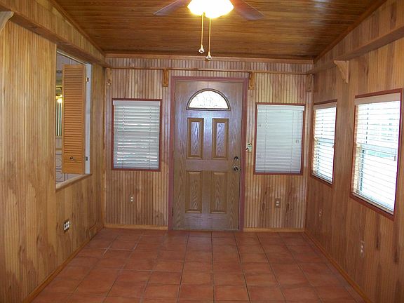 4th image of 202 Windsor Dr