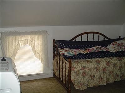 4th image of 218 W Lincoln Ave