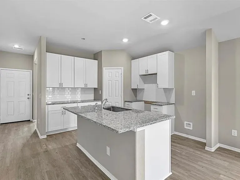 8213 Red Spruce St — Photo 13