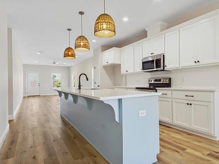 906 Mulberry Ave — Photo 8