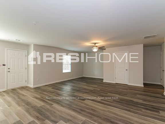 3rd image of 147 Wellbrook Ct NE