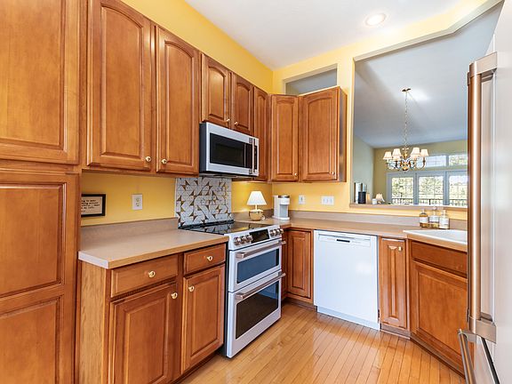 5th image of 1000 Oakmont Ct