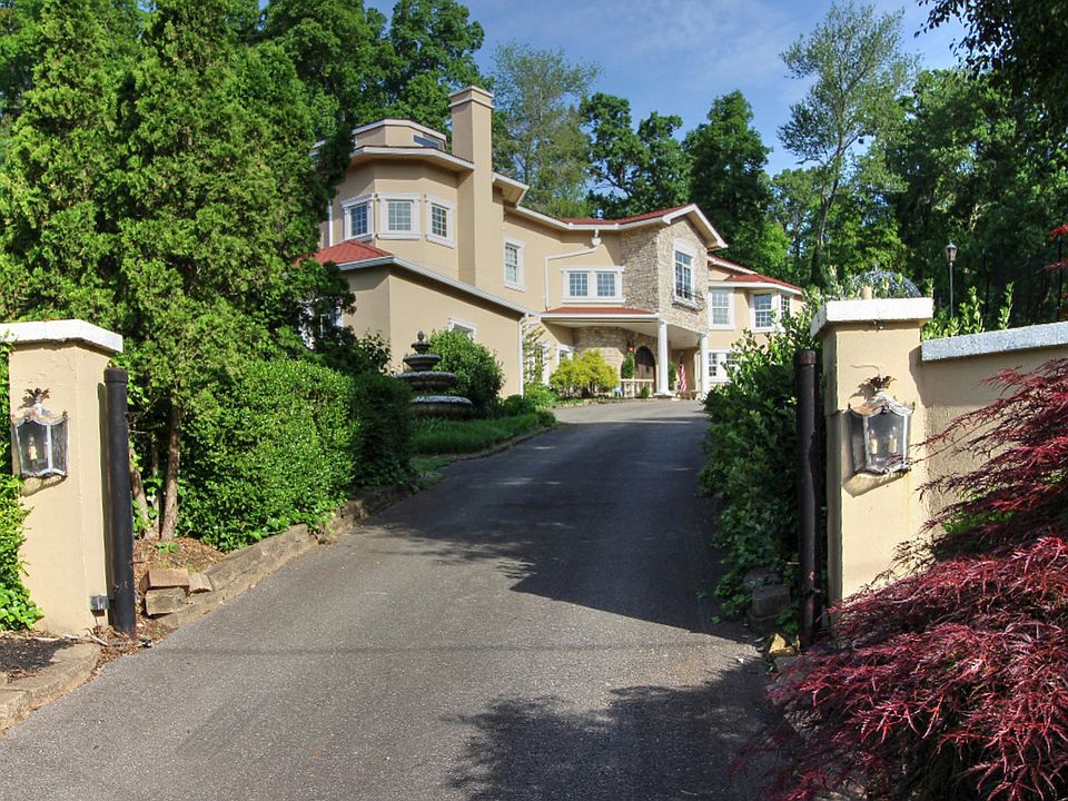 1st image of 4725 Calumet Dr