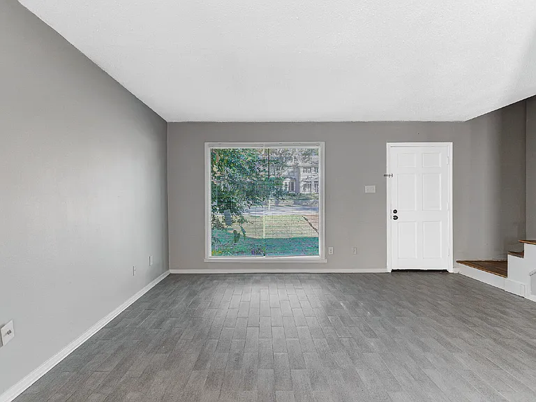 2291 Madison Ave — Photo 2