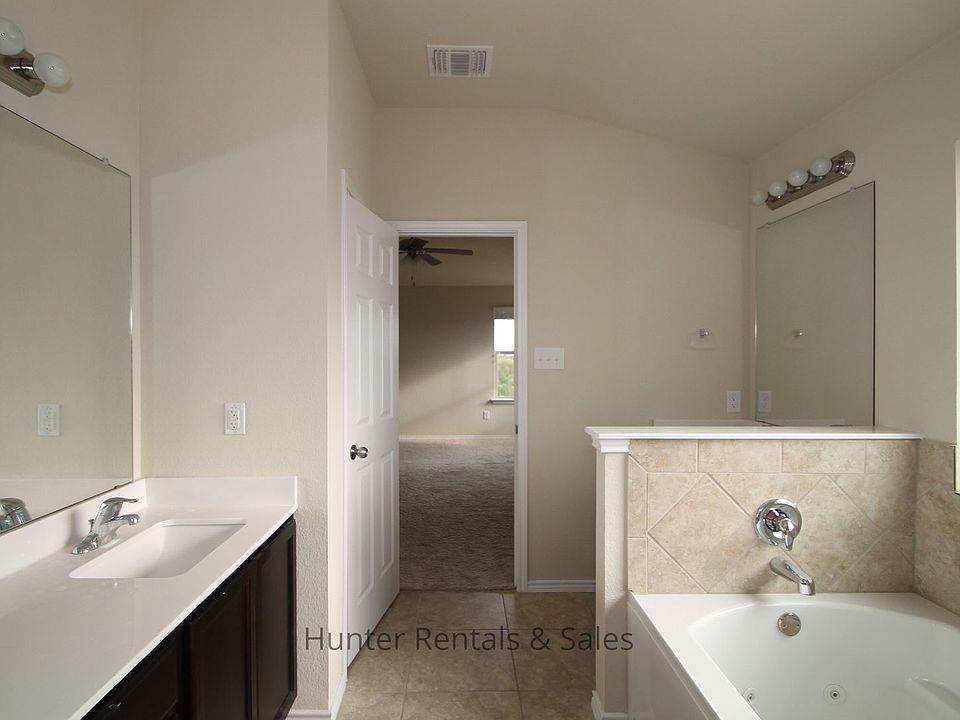 1st image of 1234 Hogg Ct