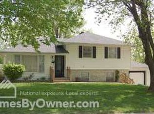 215 SW Pinnell Dr, Lees Summit, MO 64081