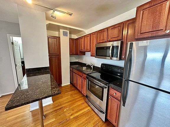 4th image of 4180 N Marine Dr #418-1609