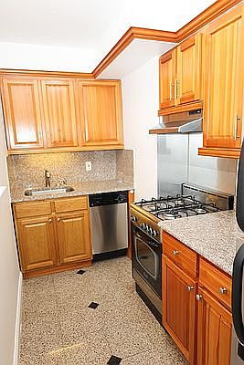 5th image of 2534 36th St #1A