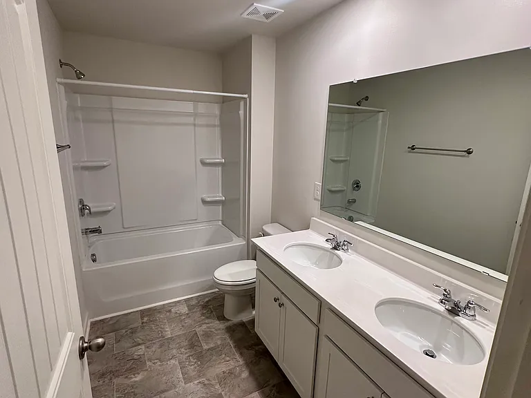 19 Manor Way — Photo 39