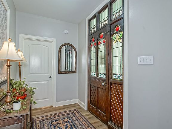 5th image of 20254 Greenwell Springs Rd
