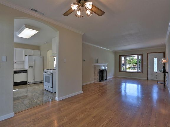 5th image of 286 N Cragmont Ave