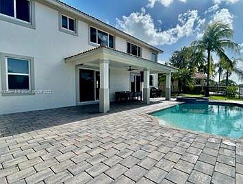 3rd image of 2574 Jardin Pl #2574