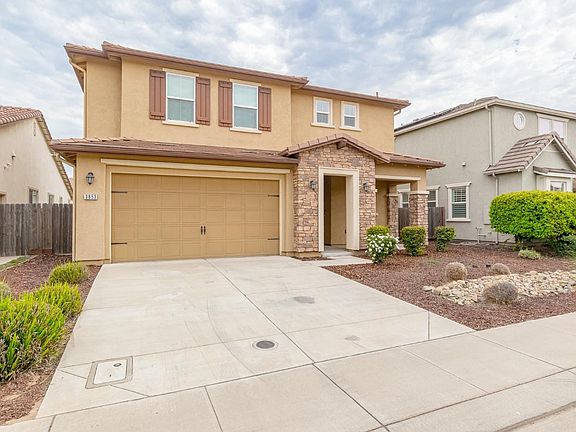 2nd image of 3853 Banyan Tree Dr