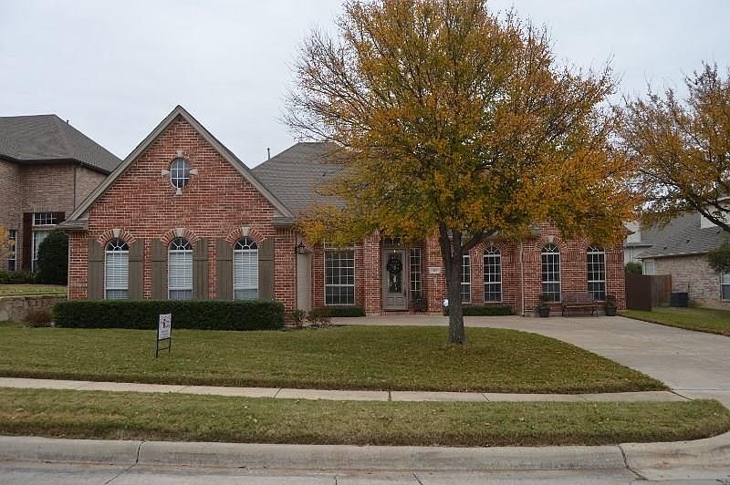 1st image of 707 Hidden Woods Dr