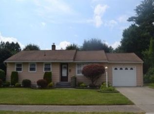 521 Winston Dr, Endwell, NY