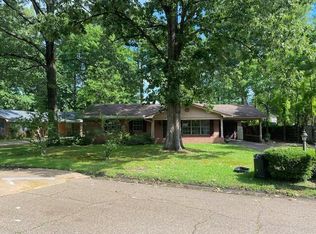 409 24th Ave N, Columbus, MS 39705