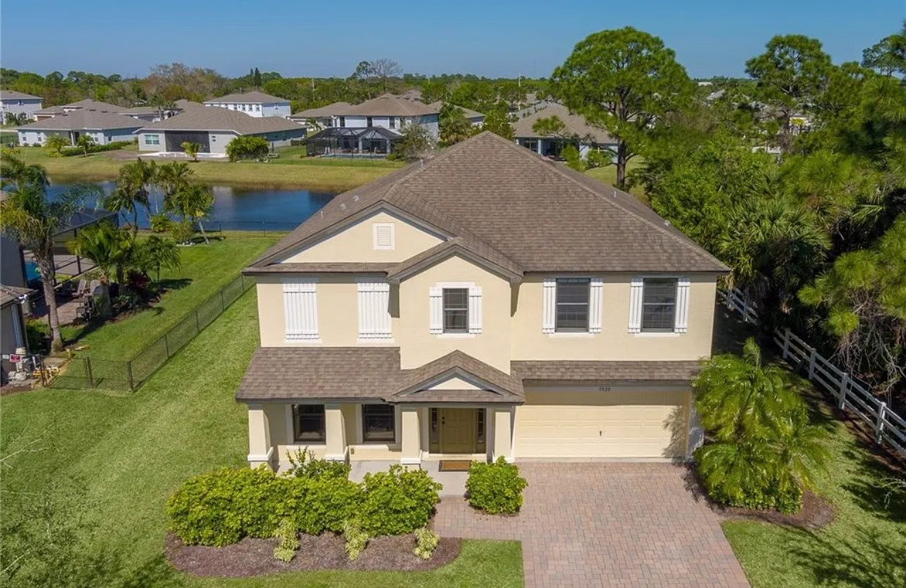 4 bed, 2.5 bath, 2791 sqft, $4,000 — Photo 1