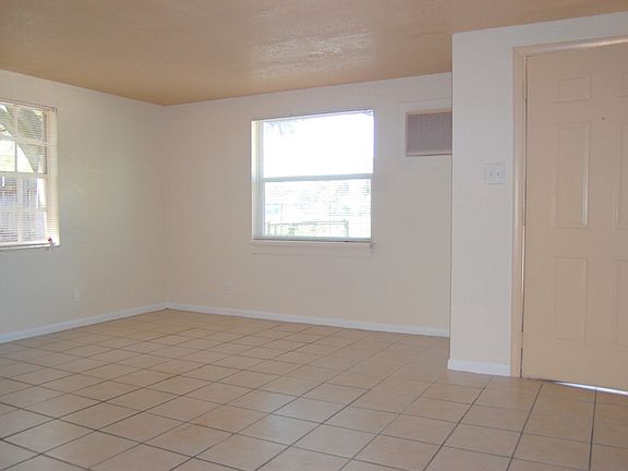 3rd image of 9809 N Jasmine Ave APT B