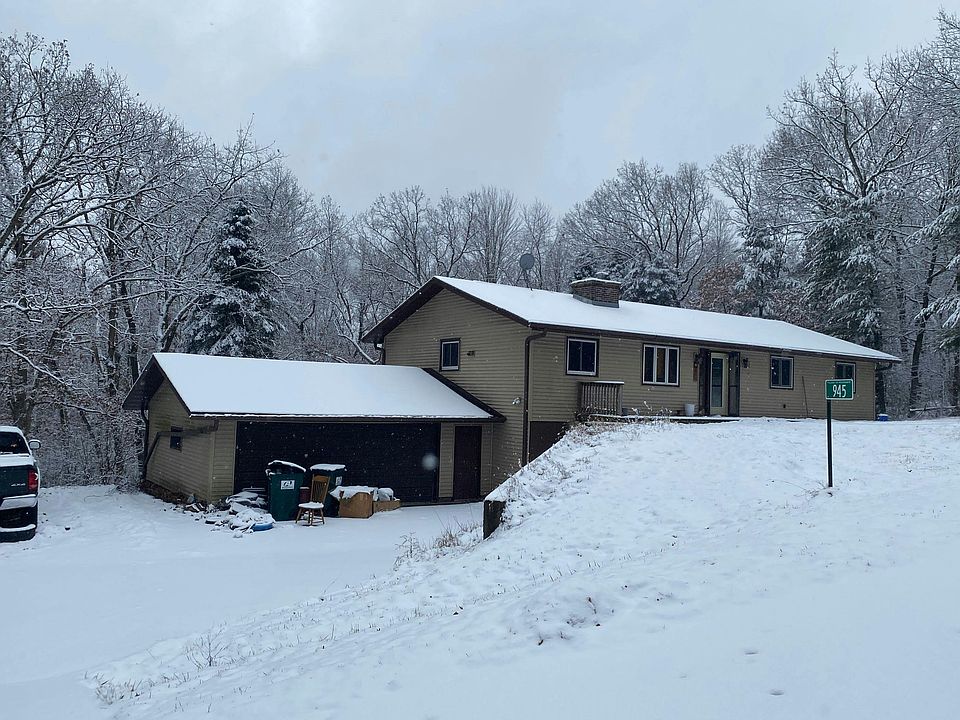 945 Brian St, Redgranite, WI 54970 Zillow