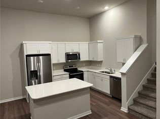 9730 Crestview Dr, West Des Moines, IA 50266