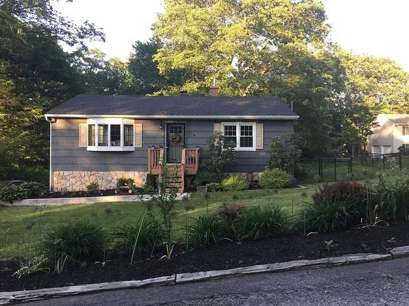 33 Hudson Dr, West Milford, NJ 07480