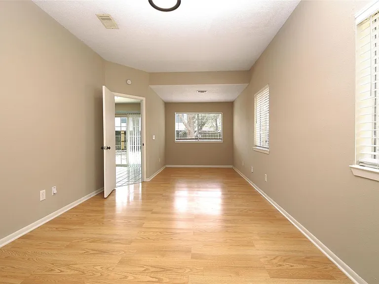18203 Brooknoll Dr — Photo 8