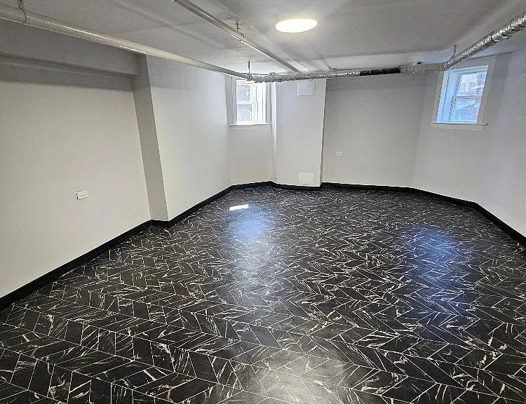 7939 S Langley Ave #B — Photo 2