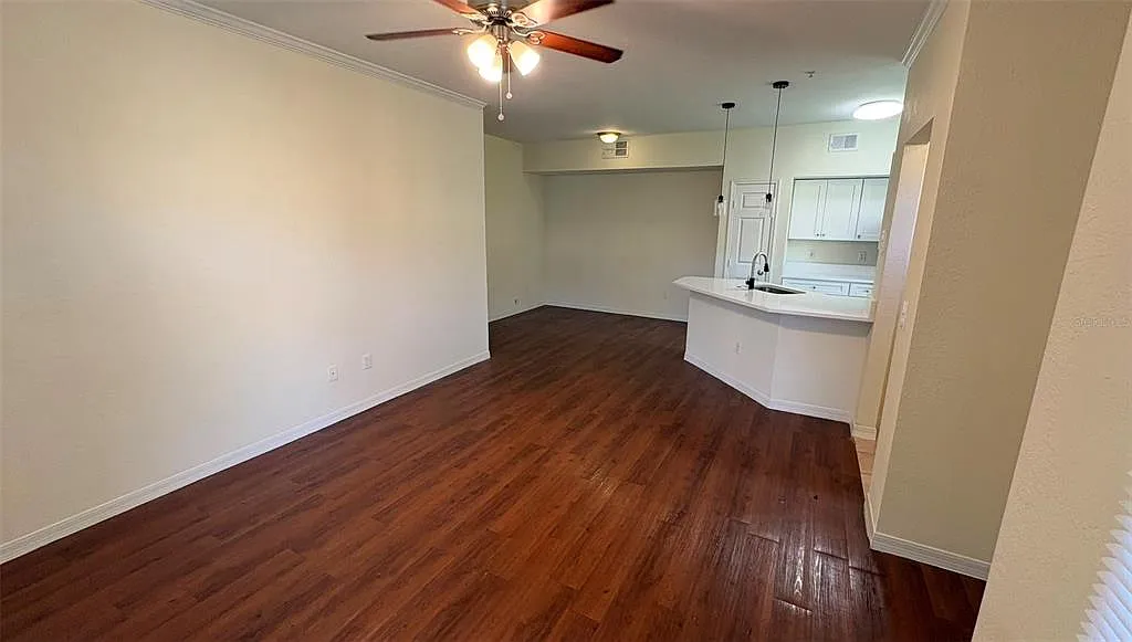2 bed, 2.0 bath, 1051 sqft, $1,800 — Photo 4
