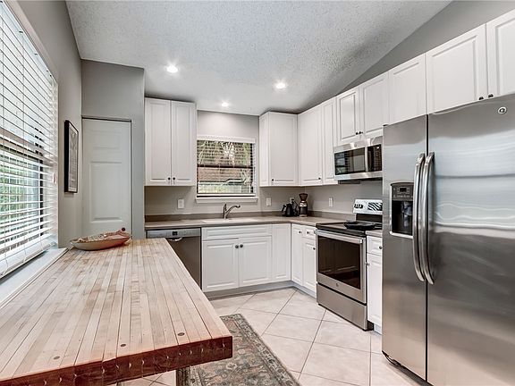 4th image of 1504 Canterbury Ln
