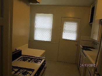 2nd image of 1333 N Buena Vista St Unit C