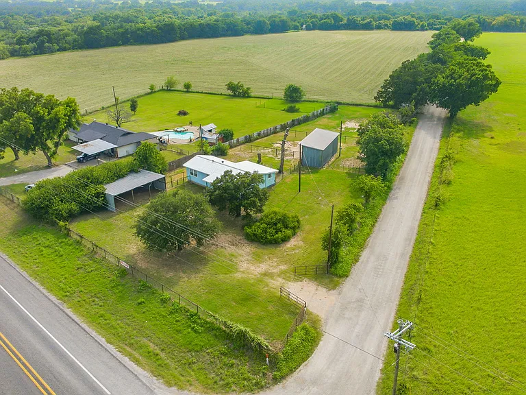 25263 N Highway 281 — Photo 30